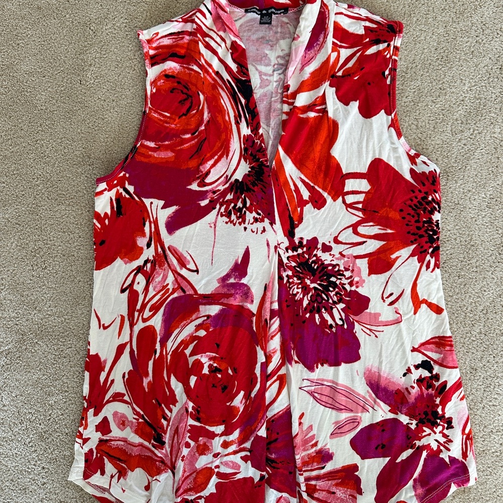 Cable & gauge Floral Sleeveless Flowy Tank - Picture 2 of 7